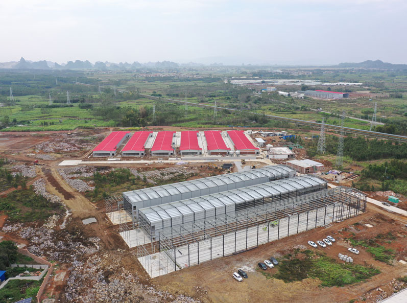 Proyecto de cría de gallinas ponedoras de la cadena completa de Guigang Tongfa, con capacidad para 3,6 millones de aves.